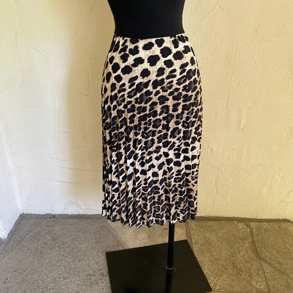 Zara Leopard Pleated Skirt